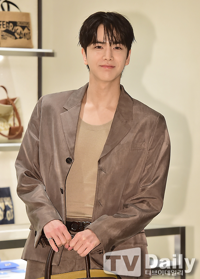 ƼºêÀ̵¥Àϸ® Æ÷Åä