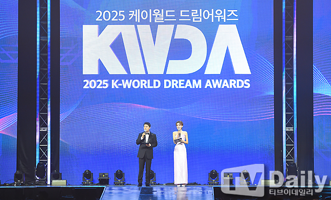 ƼºêÀ̵¥Àϸ® Æ÷Åä