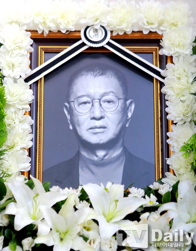 ƼºêÀ̵¥Àϸ® Æ÷Åä