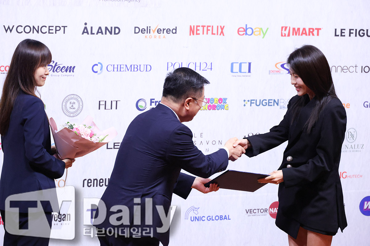 ƼºêÀ̵¥Àϸ® Æ÷Åä