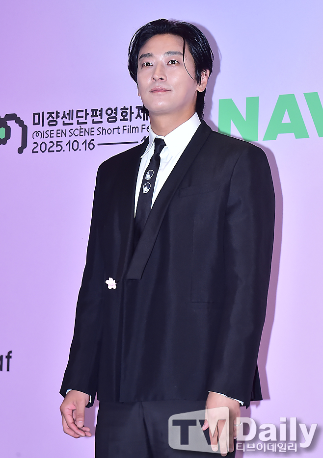 ƼºêÀ̵¥Àϸ® Æ÷Åä