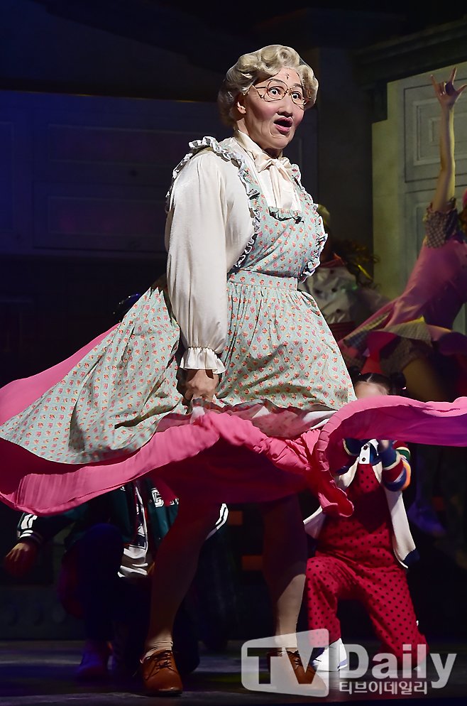 ƼºêÀ̵¥Àϸ® Æ÷Åä