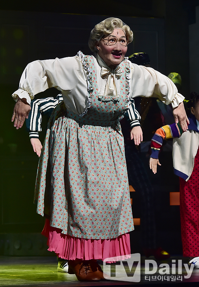 ƼºêÀ̵¥Àϸ® Æ÷Åä