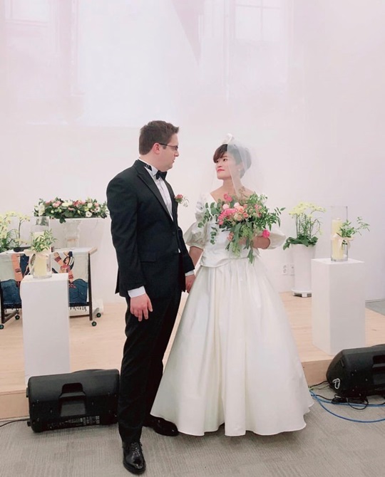 ±è¿µÈñ, ±èÇý¼±¢¾½ºÅ×ÆÇ °áÈ¥ ÃàÇÏ