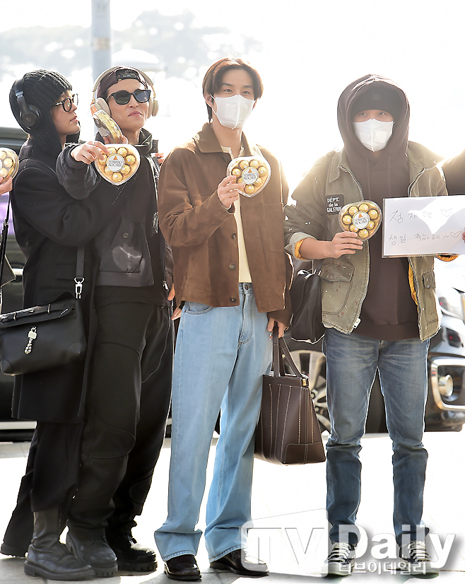 ƼºêÀ̵¥Àϸ® Æ÷Åä