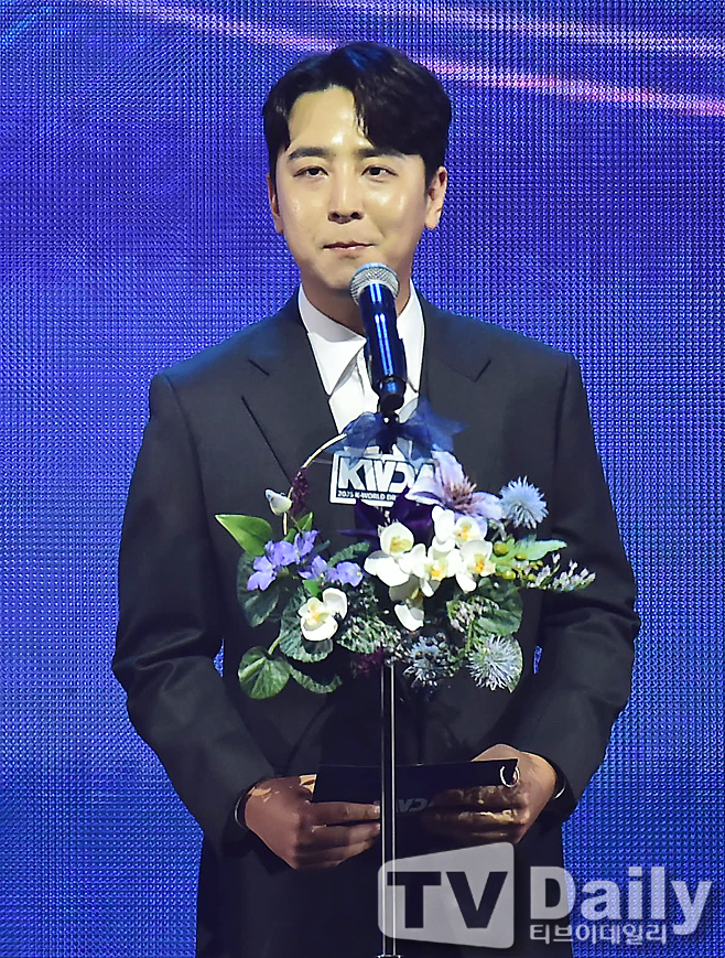 ƼºêÀ̵¥Àϸ® Æ÷Åä