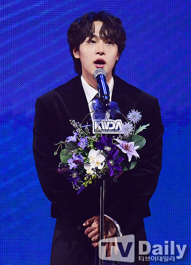 ƼºêÀ̵¥Àϸ® Æ÷Åä