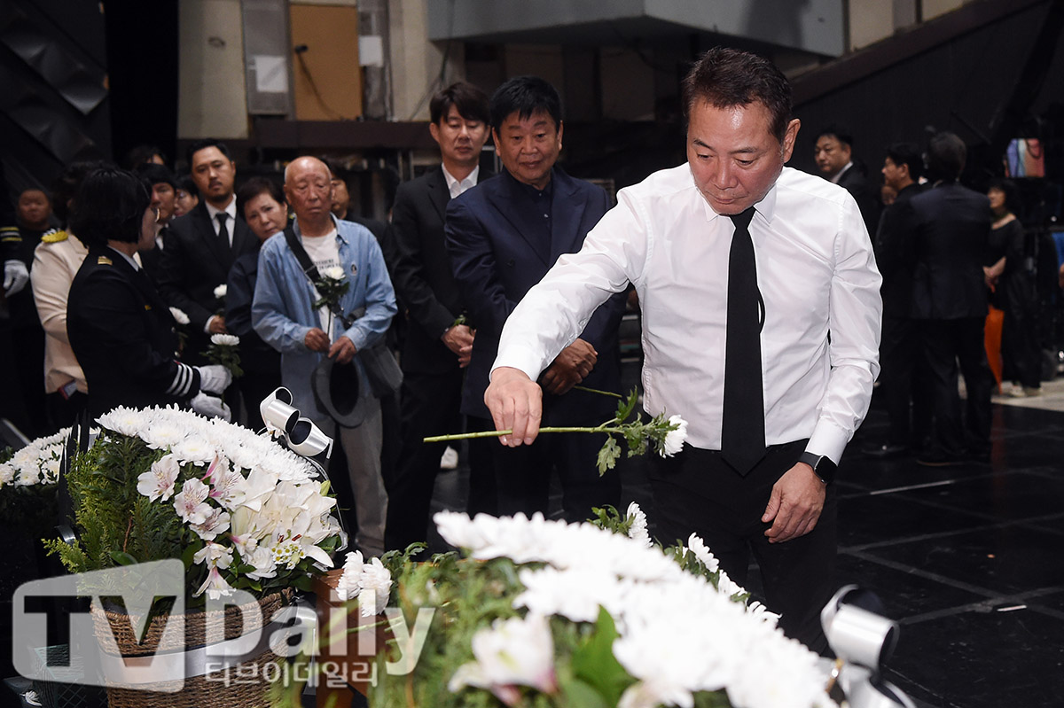 ƼºêÀ̵¥Àϸ® Æ÷Åä