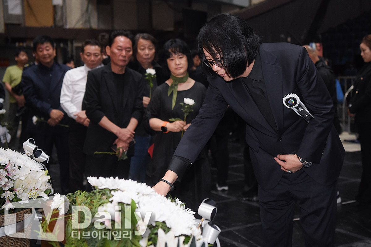 ƼºêÀ̵¥Àϸ® Æ÷Åä