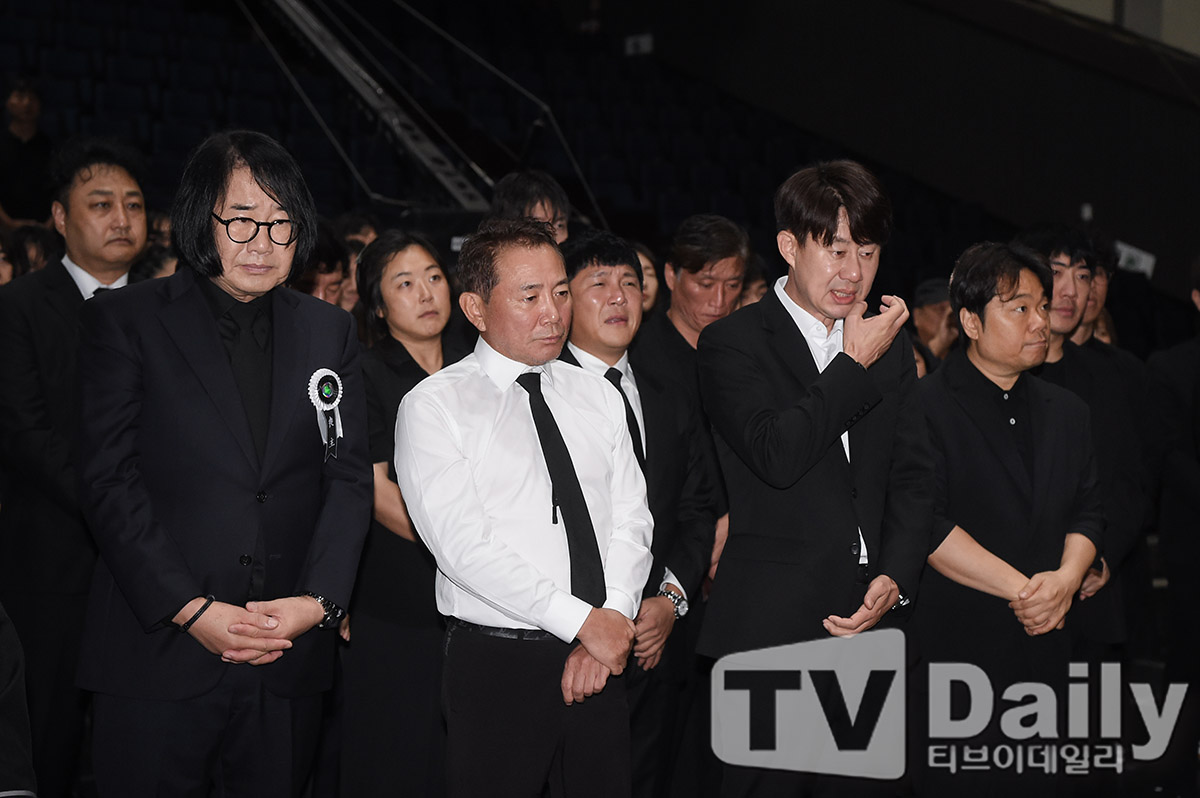 ƼºêÀ̵¥Àϸ® Æ÷Åä