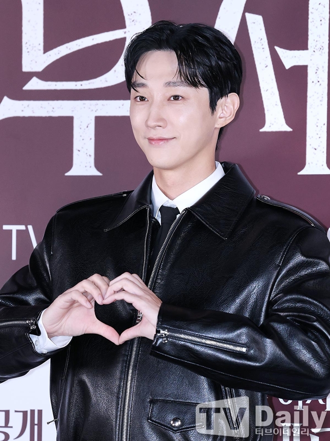 ÂøÇÑ ¿©ÀÚ ºÎ¼¼¹Ì, Áø¿µ