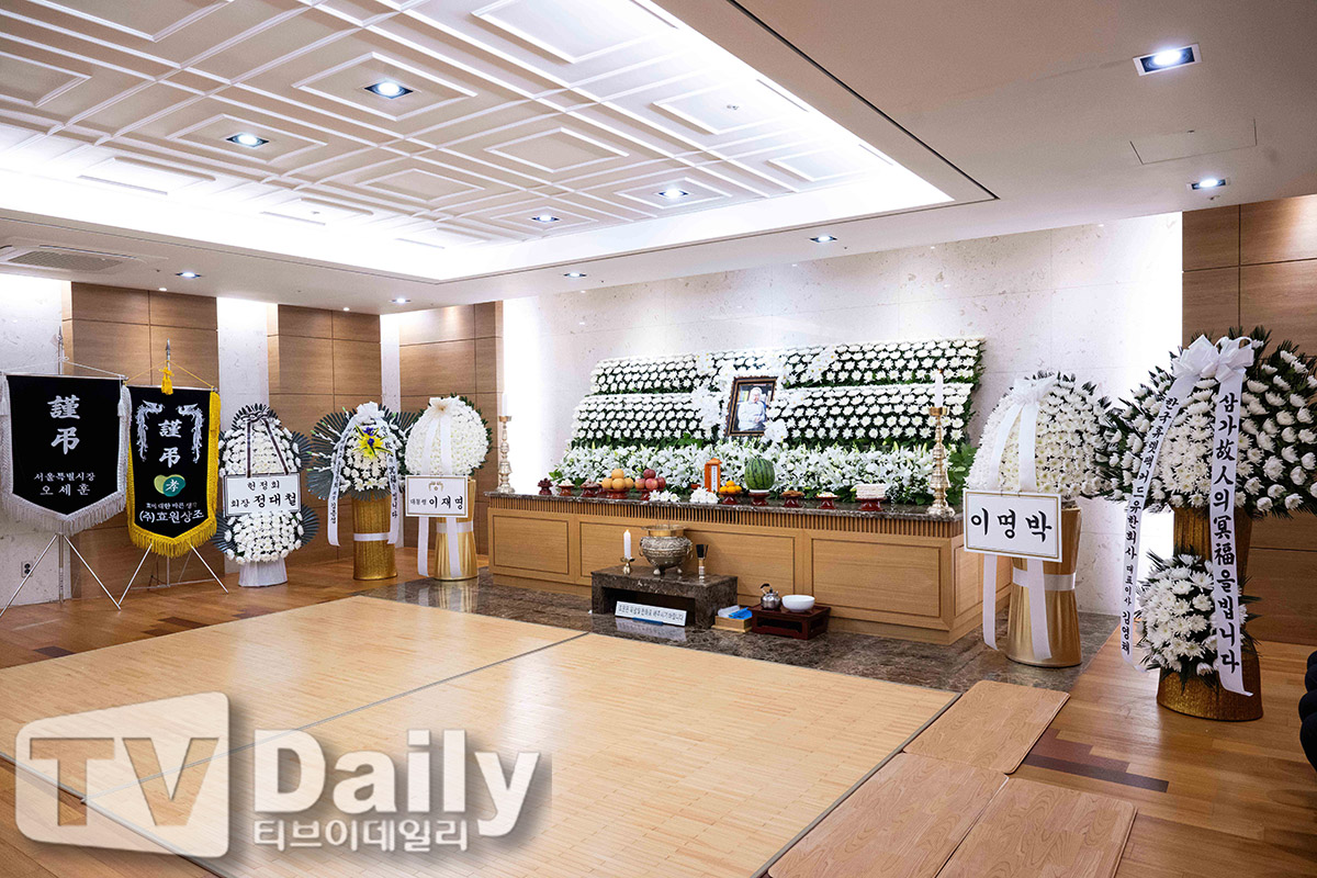 ƼºêÀ̵¥Àϸ® Æ÷Åä