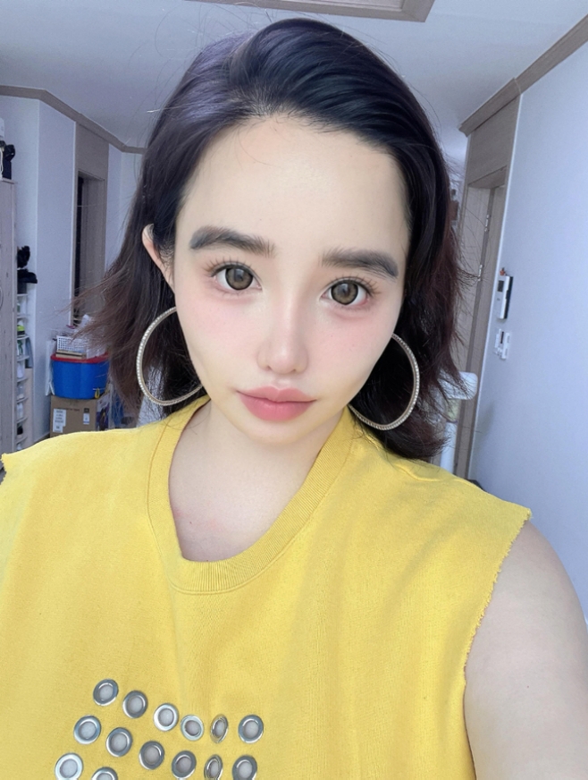 �ں�