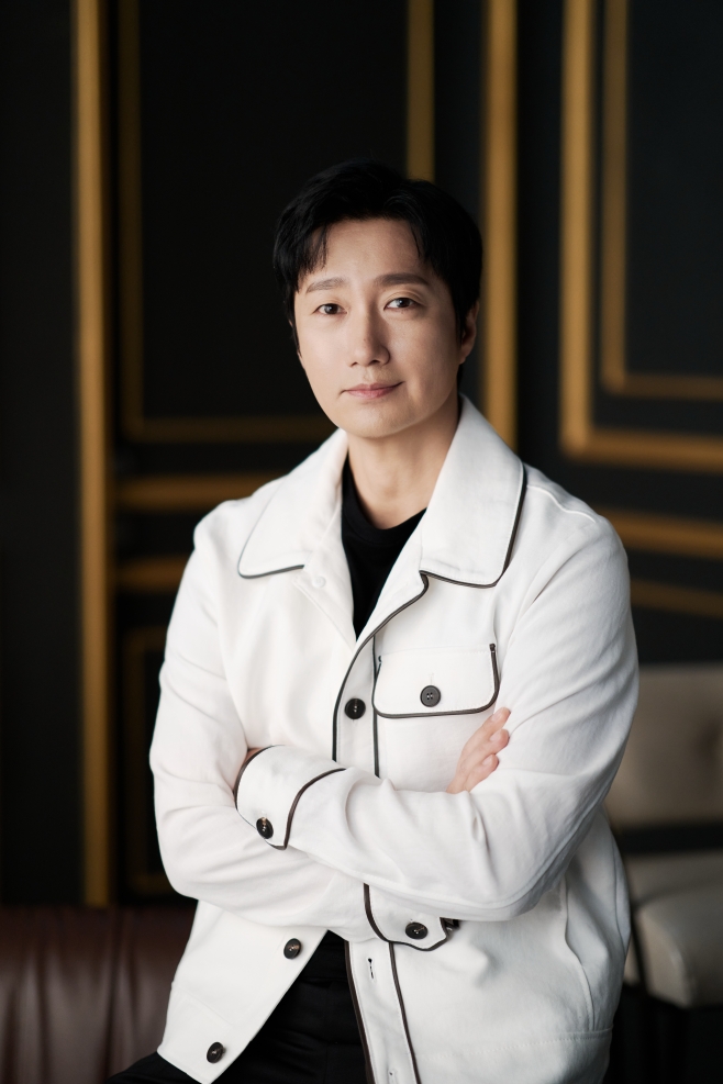 암살자(들) 박해일